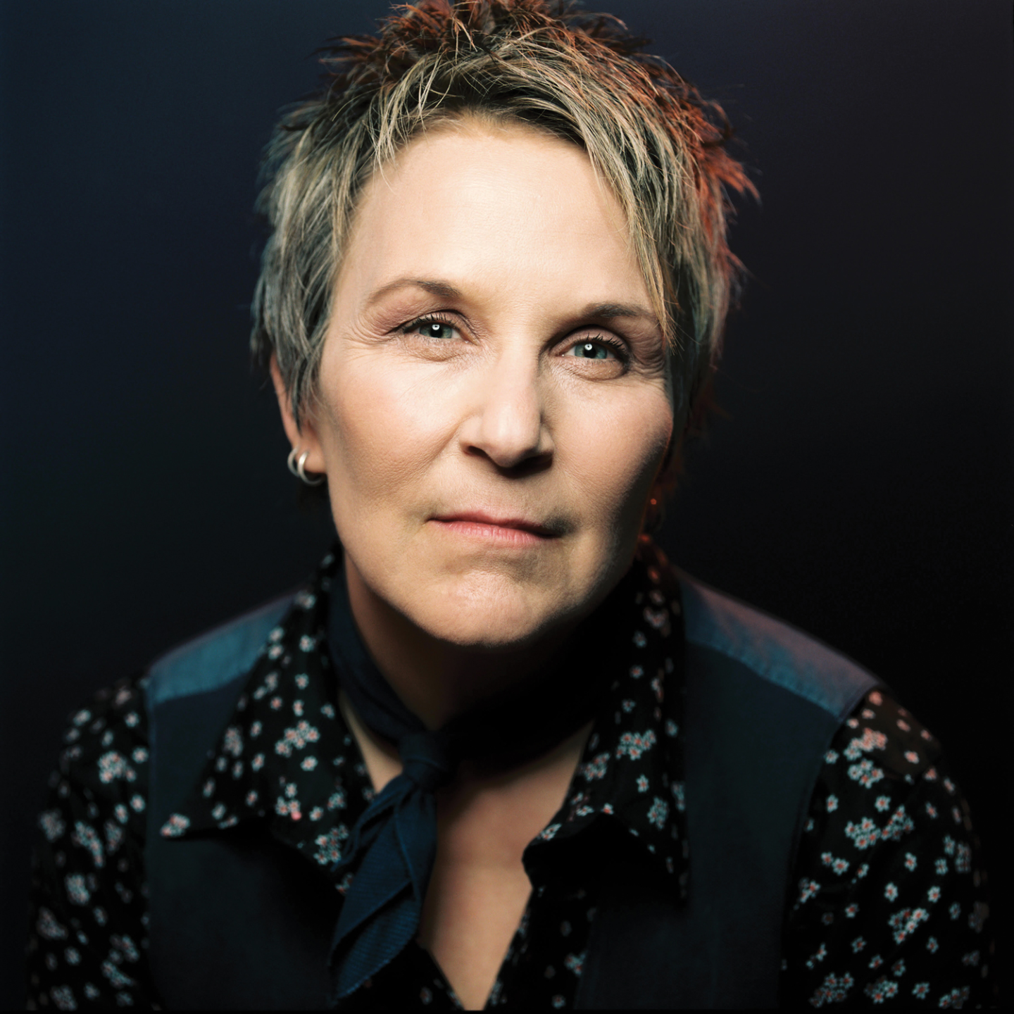 Mary Gauthier’s <i>Rifles & Rosary Beads</i> Illuminates the Veteran Experience